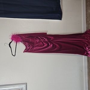 Off one shoulder lounge sleeve long dress.